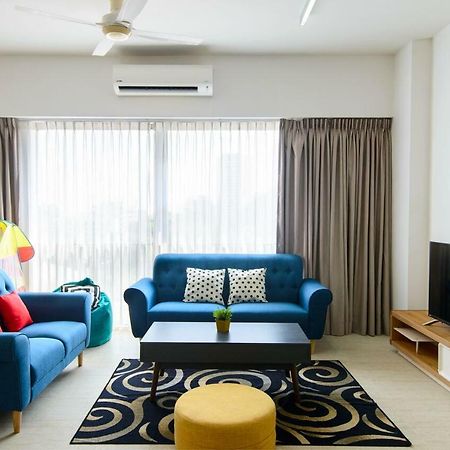 By The Sea Beach Front Apartment 바투 페링기 외부 사진