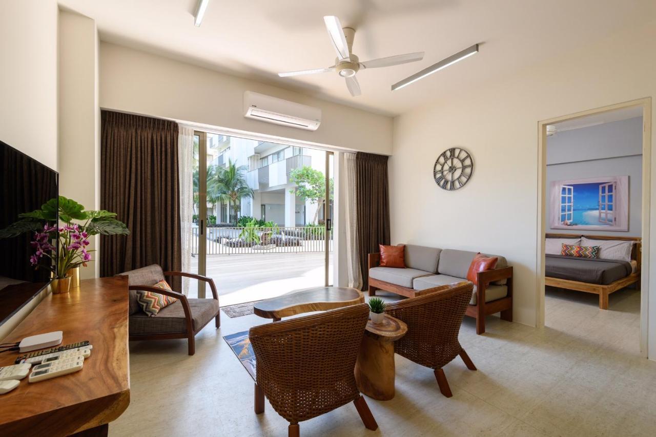 By The Sea Beach Front Apartment 바투 페링기 외부 사진