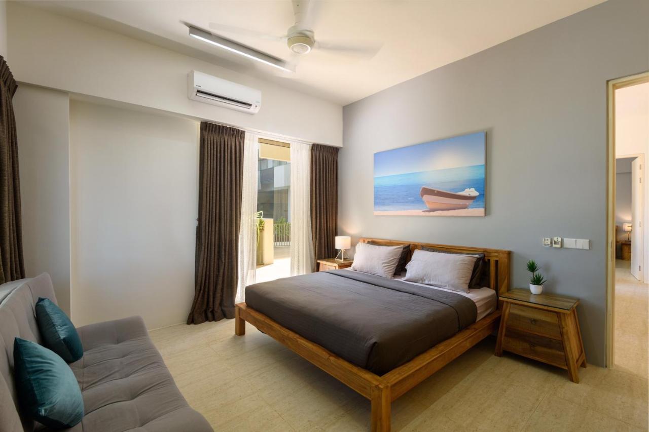 By The Sea Beach Front Apartment 바투 페링기 외부 사진
