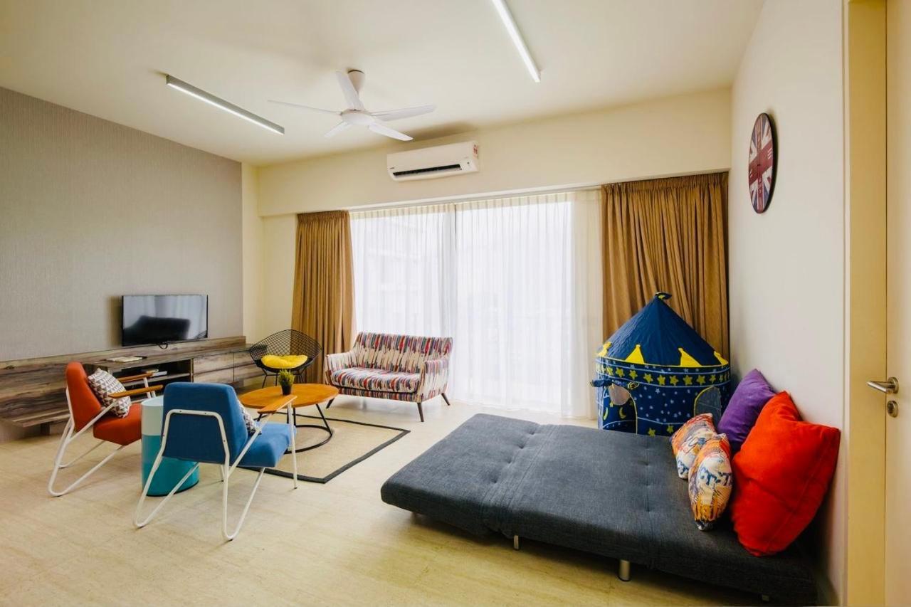 By The Sea Beach Front Apartment 바투 페링기 외부 사진