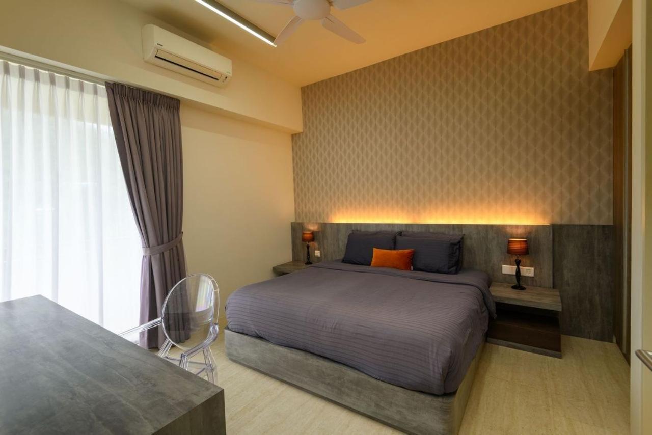 By The Sea Beach Front Apartment 바투 페링기 외부 사진