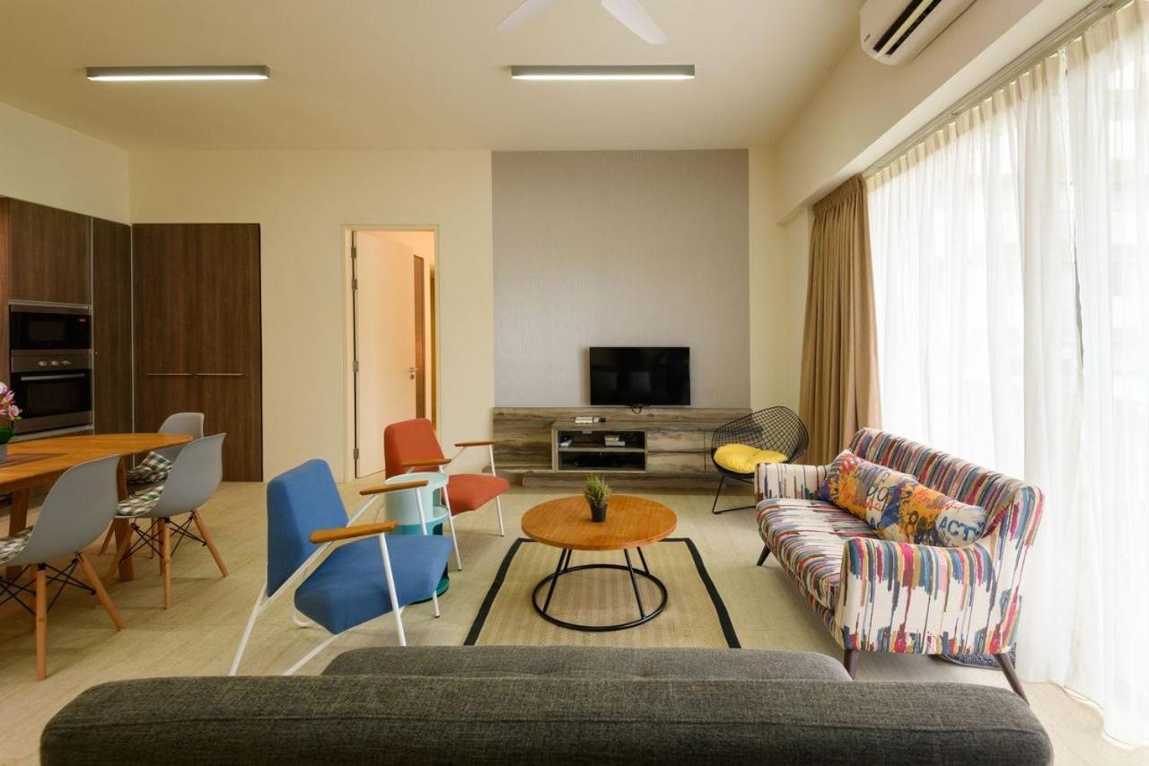 By The Sea Beach Front Apartment 바투 페링기 외부 사진