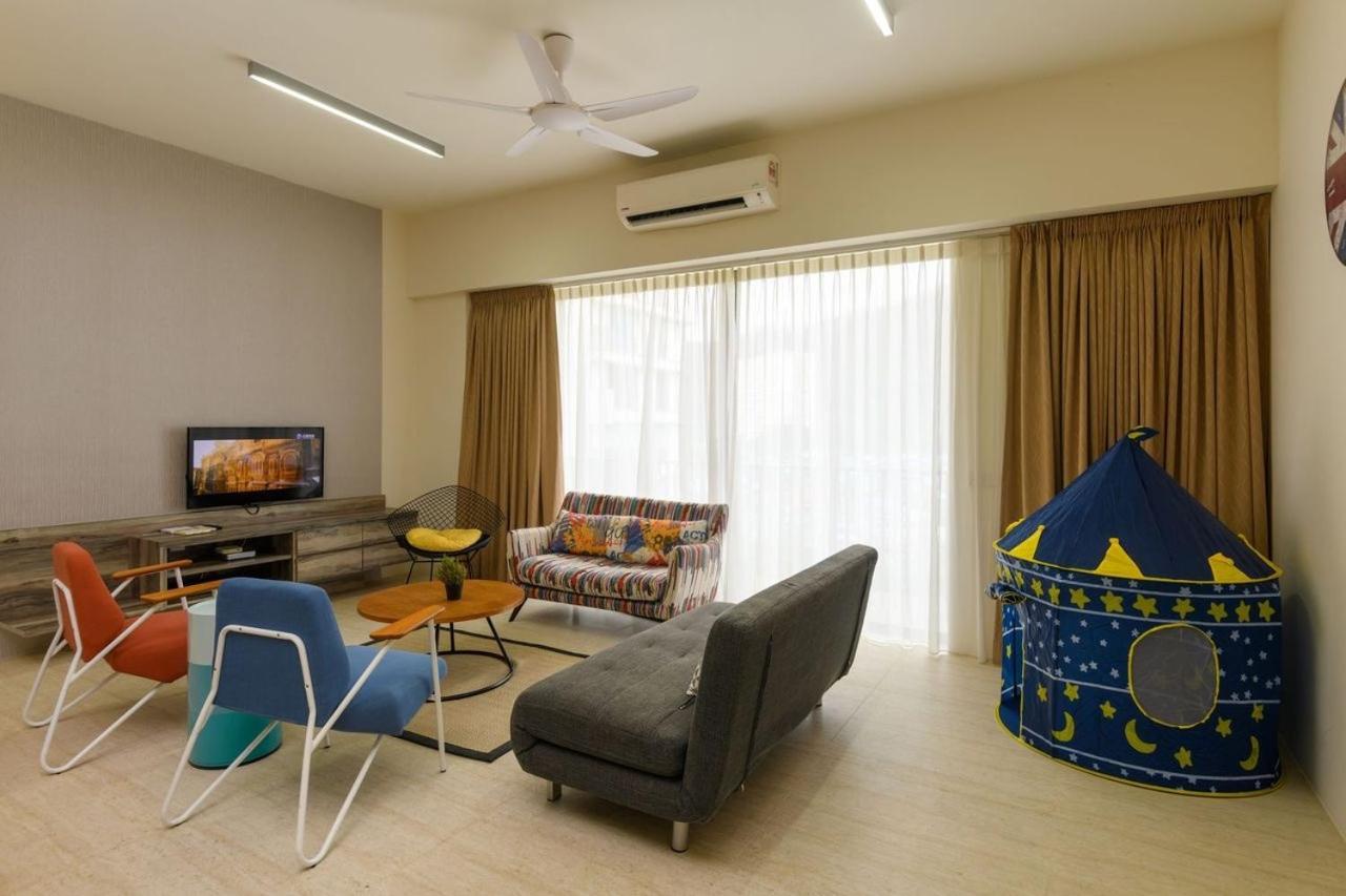 By The Sea Beach Front Apartment 바투 페링기 외부 사진