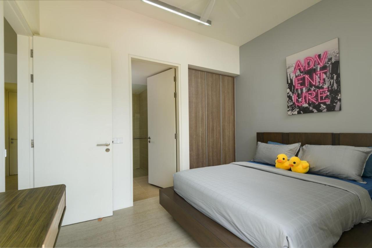 By The Sea Beach Front Apartment 바투 페링기 외부 사진
