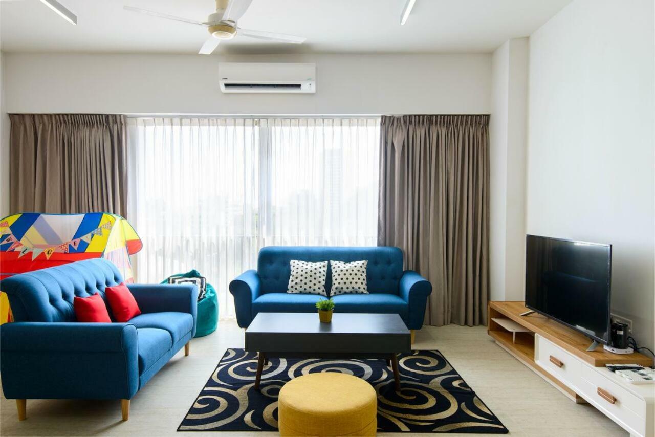 By The Sea Beach Front Apartment 바투 페링기 외부 사진