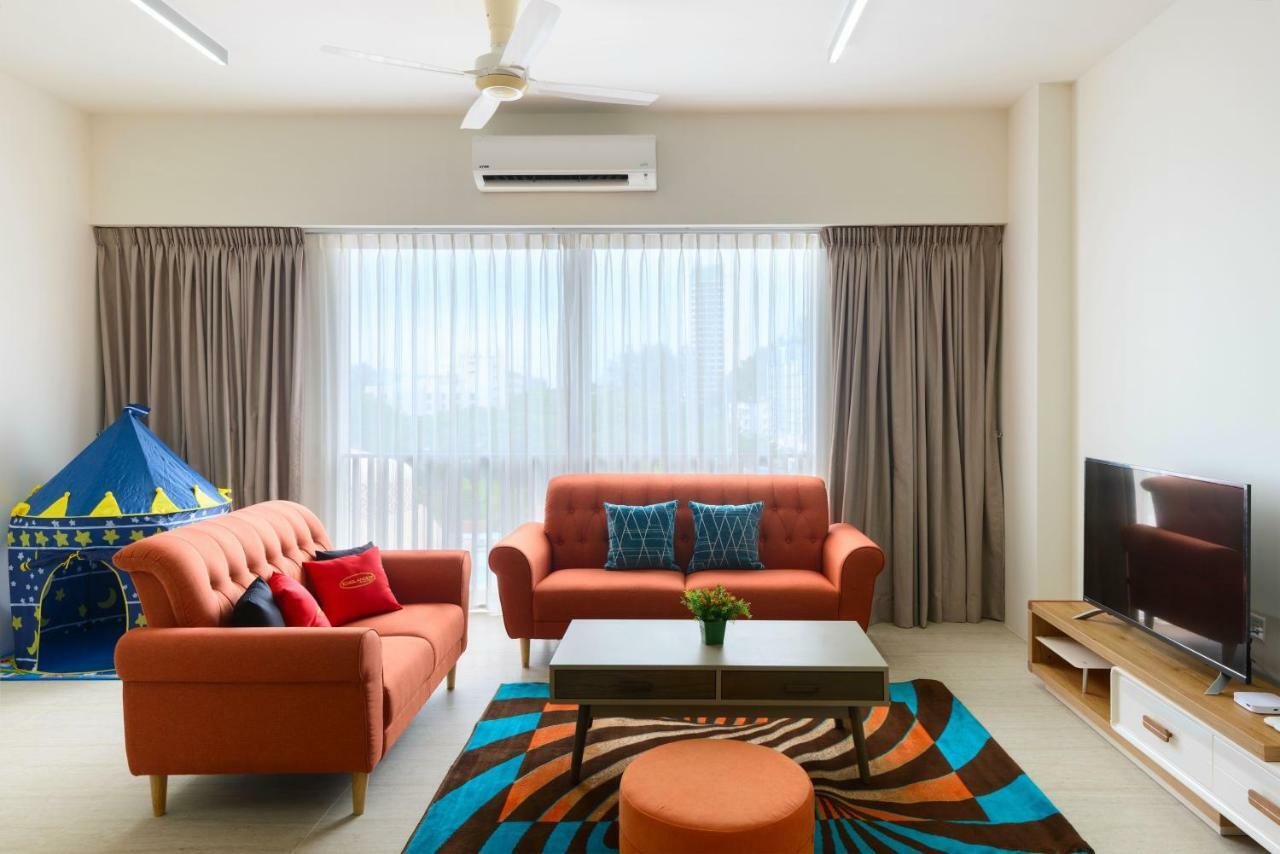 By The Sea Beach Front Apartment 바투 페링기 외부 사진
