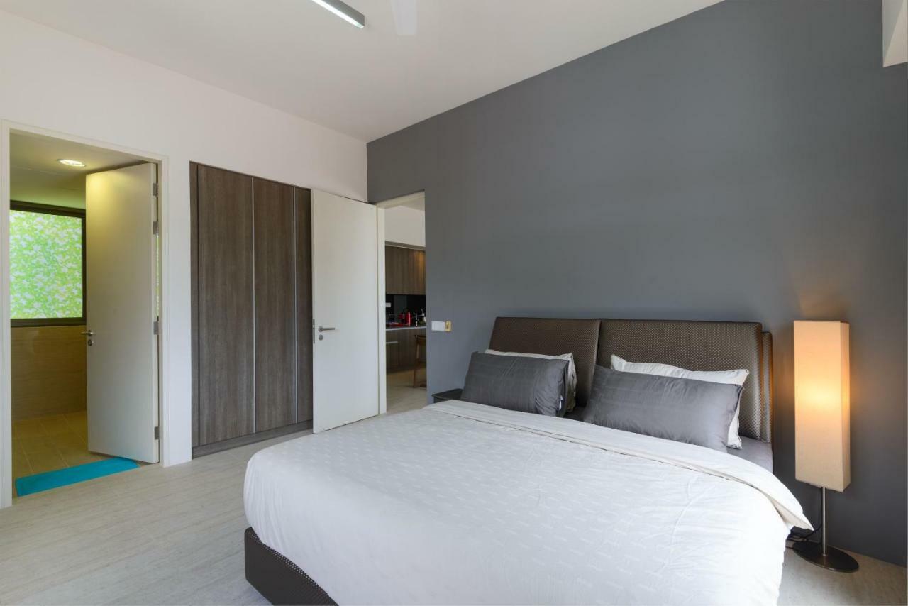 By The Sea Beach Front Apartment 바투 페링기 외부 사진