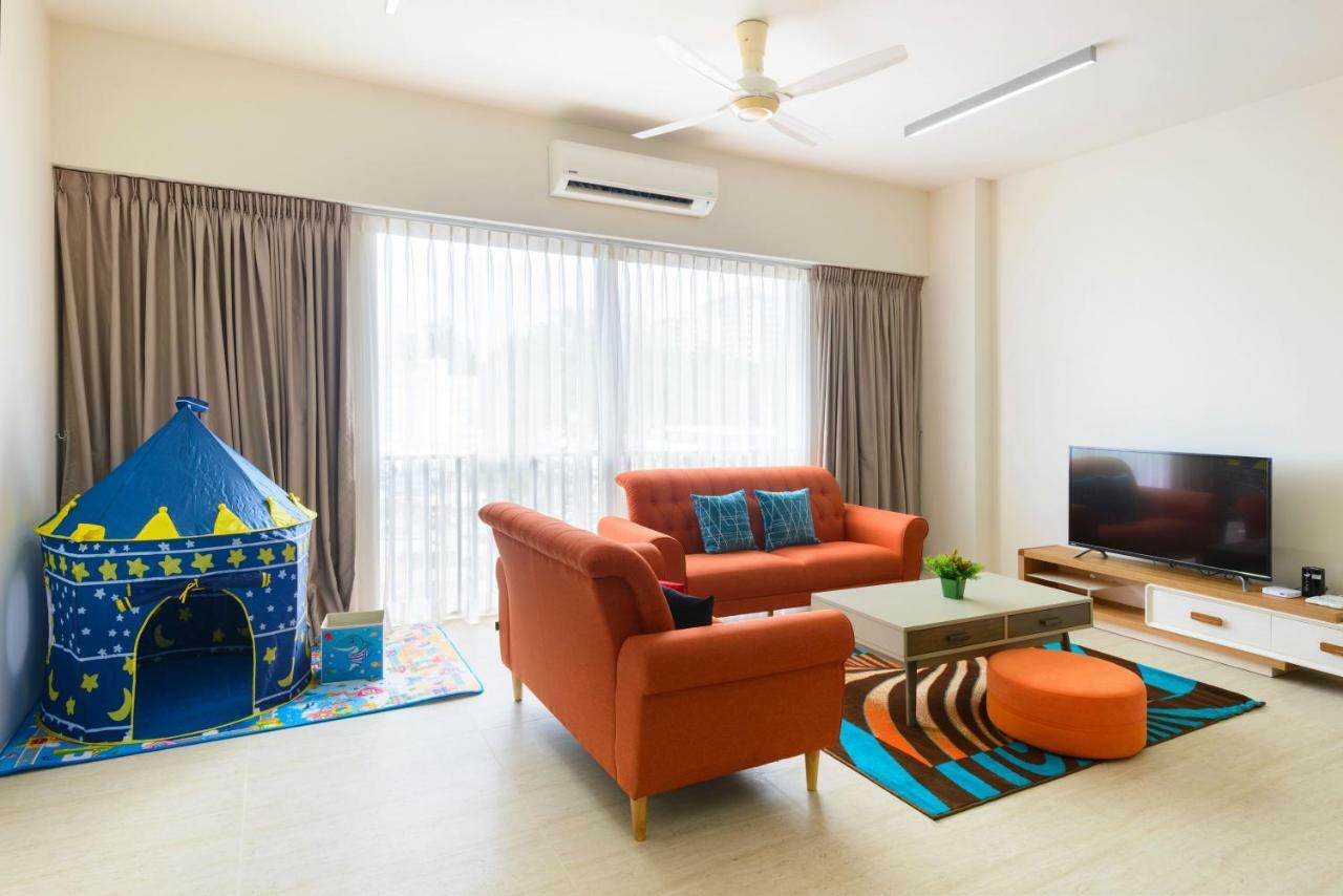 By The Sea Beach Front Apartment 바투 페링기 외부 사진