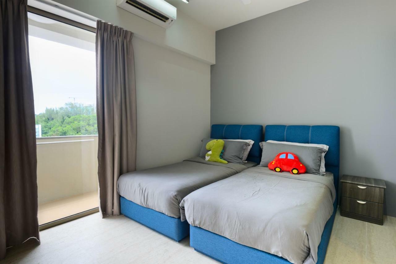 By The Sea Beach Front Apartment 바투 페링기 외부 사진