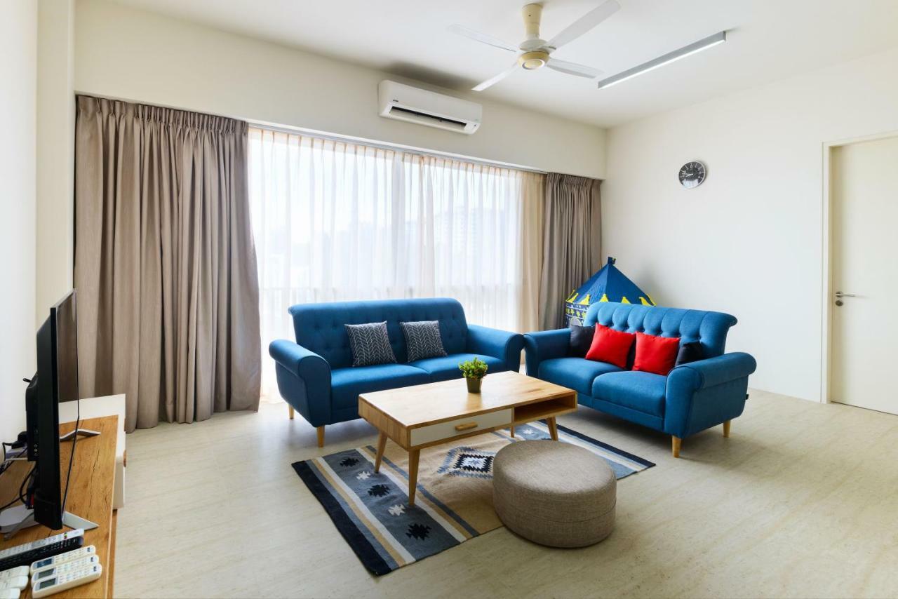 By The Sea Beach Front Apartment 바투 페링기 외부 사진