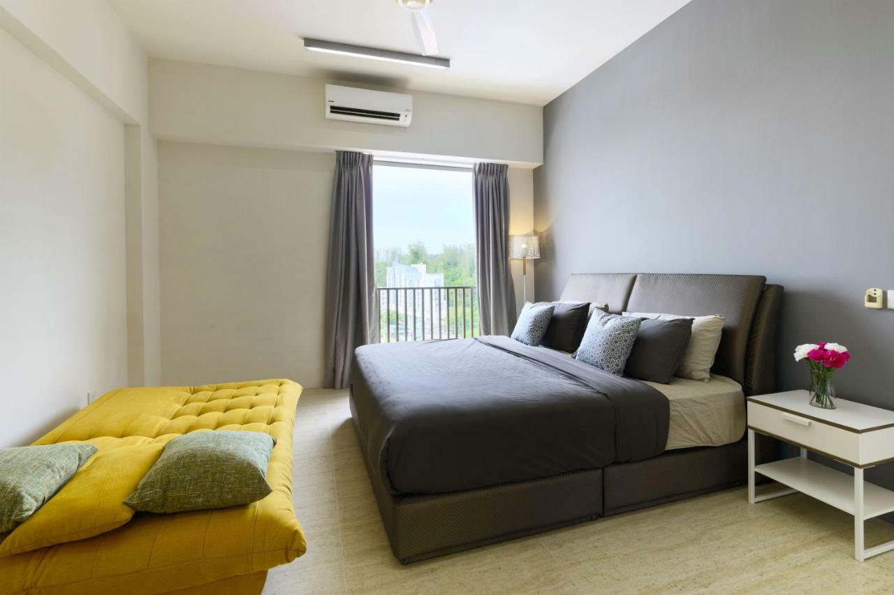 By The Sea Beach Front Apartment 바투 페링기 외부 사진
